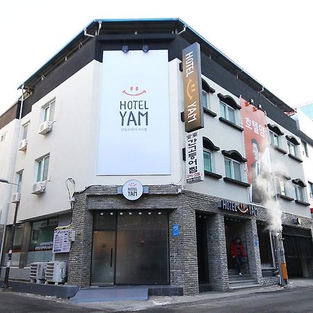 Hotel Yam Andong Bagian luar foto