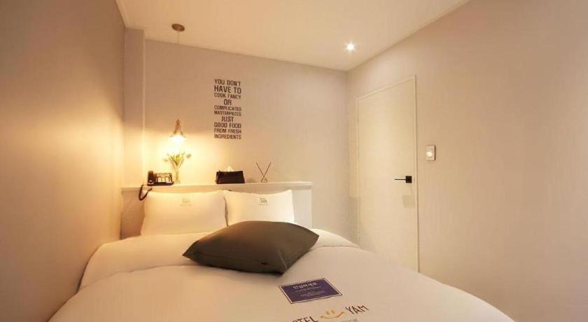 Hotel Yam Andong Bagian luar foto
